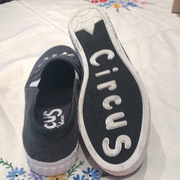 Sam Edelman -Circus slip on runners. - Picture 3 of 4